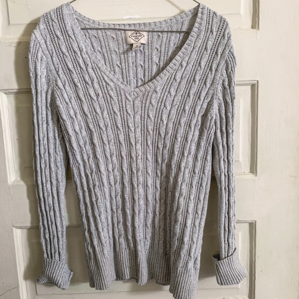 Gray cable-knit v-neck sweater